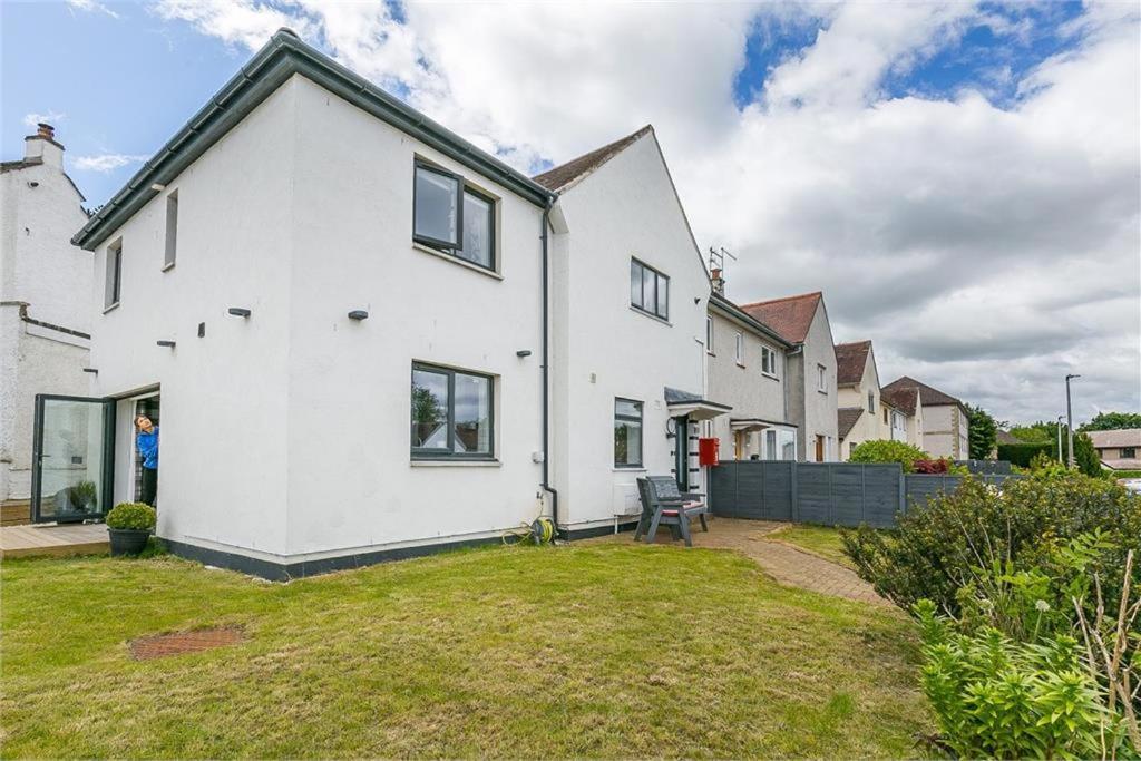 Ferienhaus Dreghorn House 4 Bedrooms 3 Toilets 3 Reception Free Parking 233 Mbp Wifi EDI